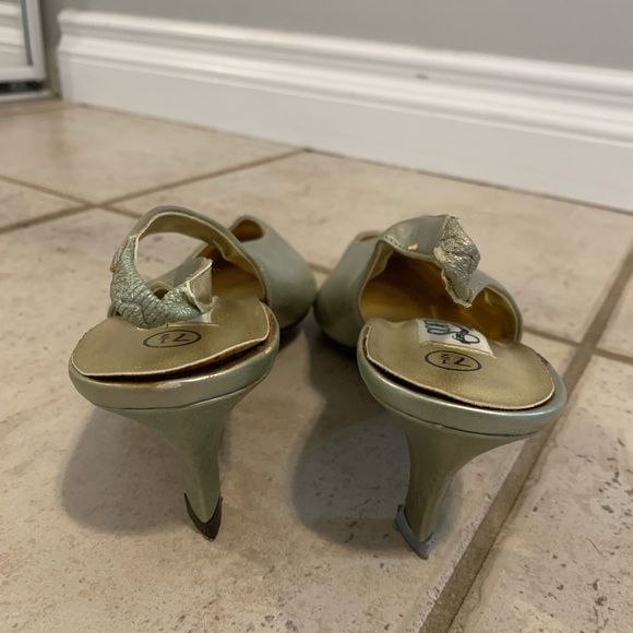 Vintage Y2K SOFT by Highlights Metallic Silver/Gold Slingback Kitten Heels 7.5 - Picture 6 of 9